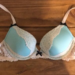 Victoria’s secret push up bra with tags